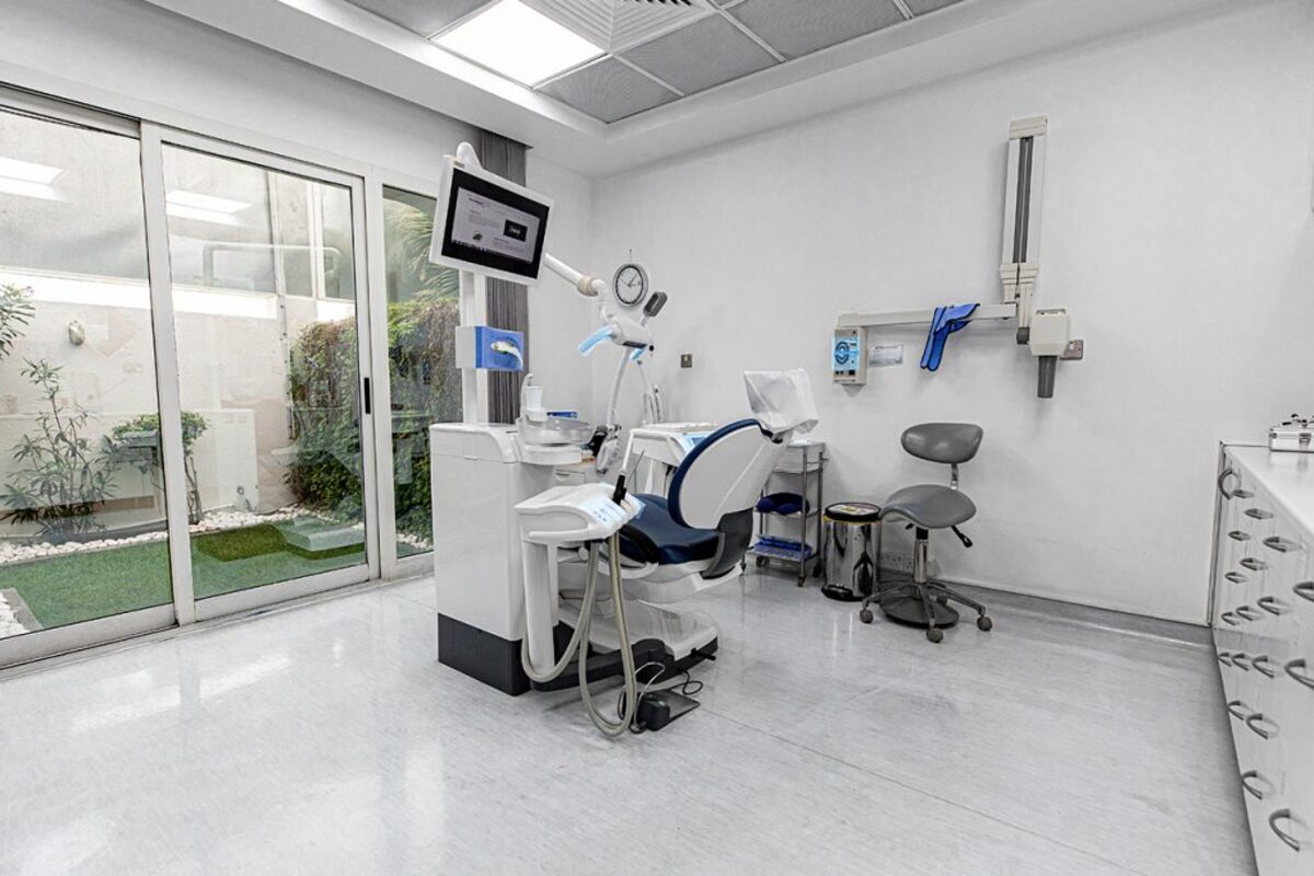 A Glimpse At Dentist Clinic