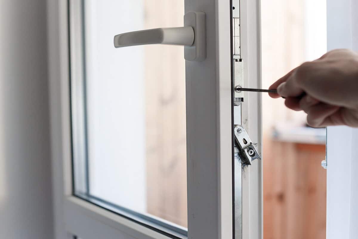 Discover What A Professional Has To Say About The Glass Door Repair Near Me