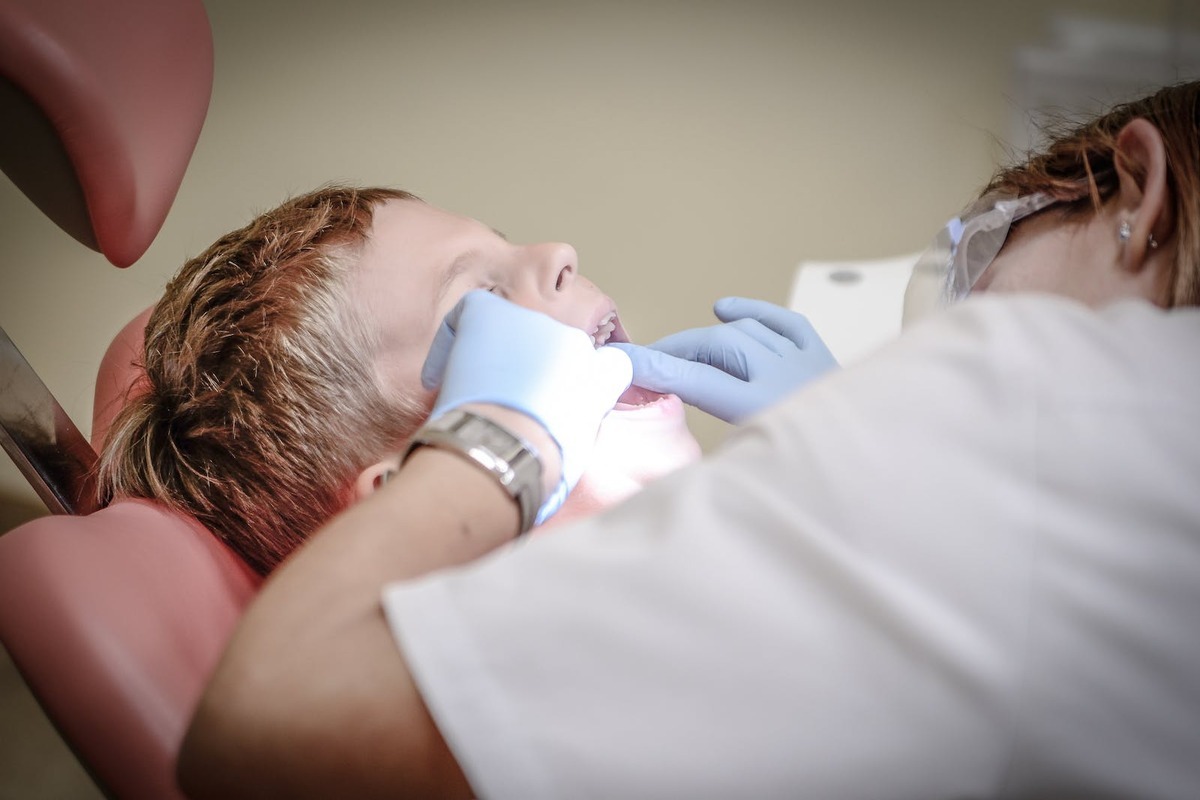 A Few Facts About Emergency Dentist