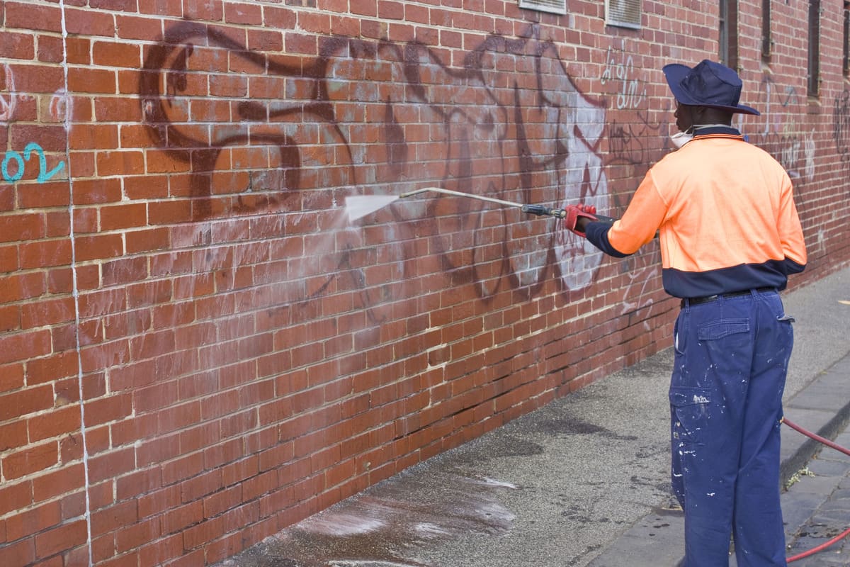 Advantages Of Graffiti Removal
